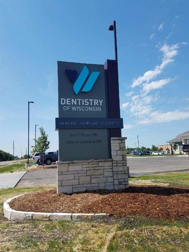 Dentistry of Wisconsin road sign